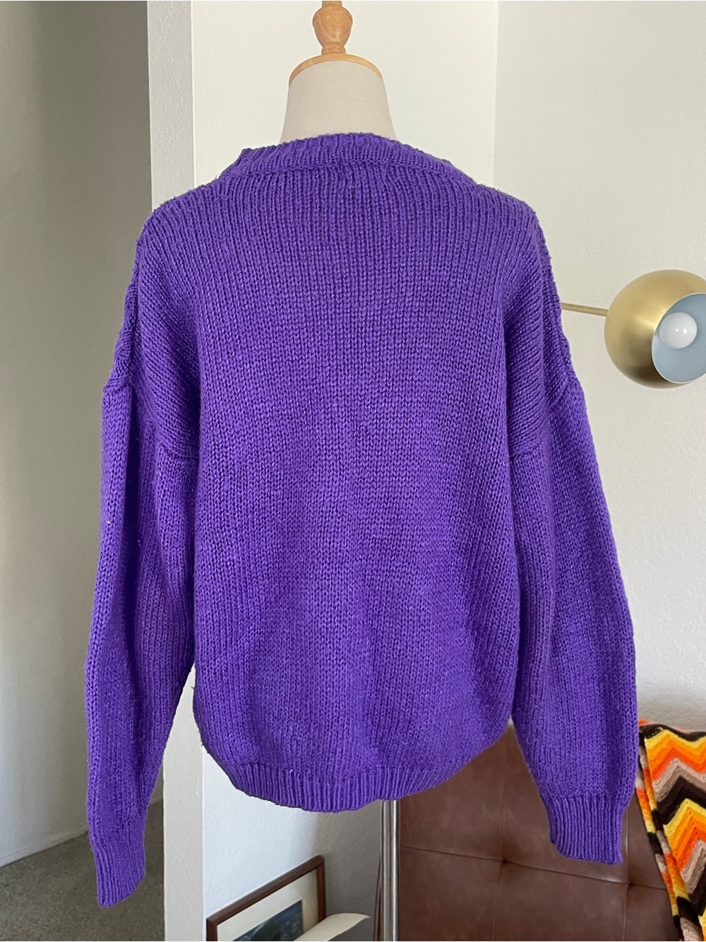 Vintage 1980s Wye Oaks Grandma Farmhouse Floral Knit Sweater - Picture 2 of 7